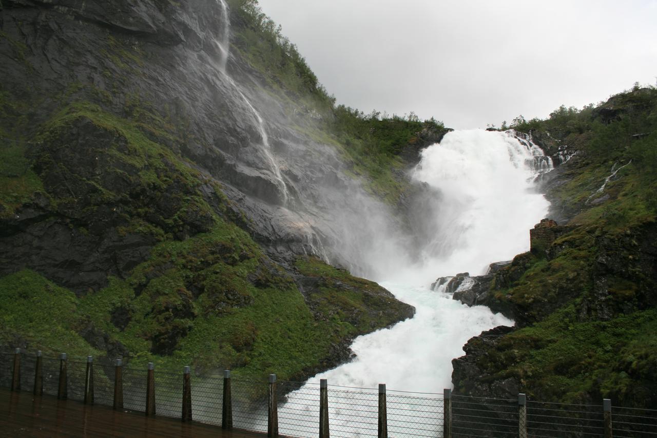 Der Fjordtraum In Balestrand Direkt Am Wasser エクステリア 写真